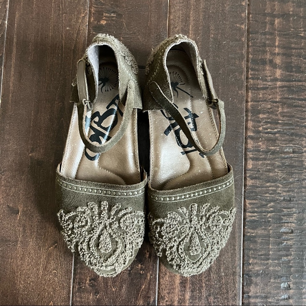 OTBT embroidered Mary Jane’s